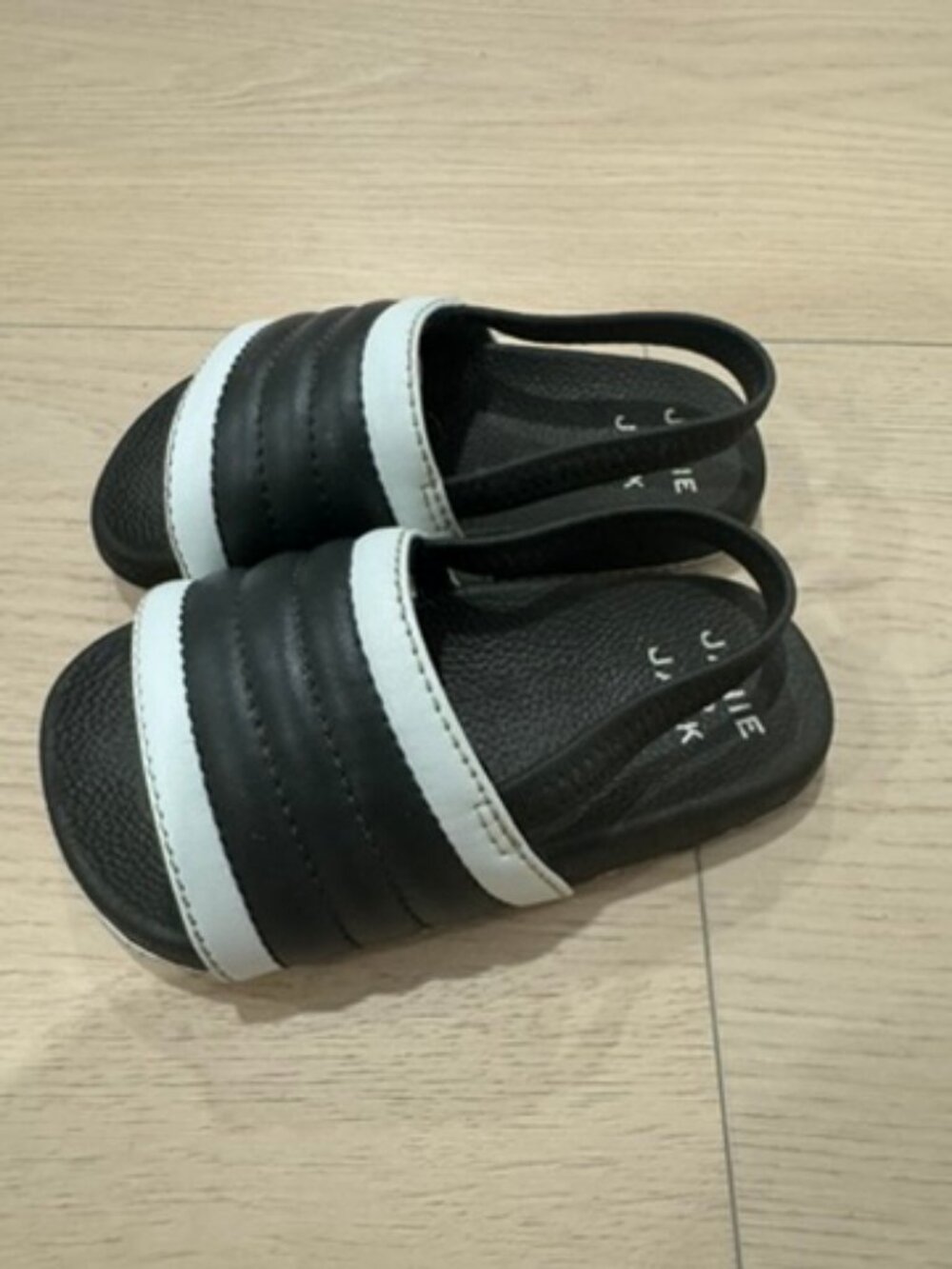 Janie and Jack Shoes 6C